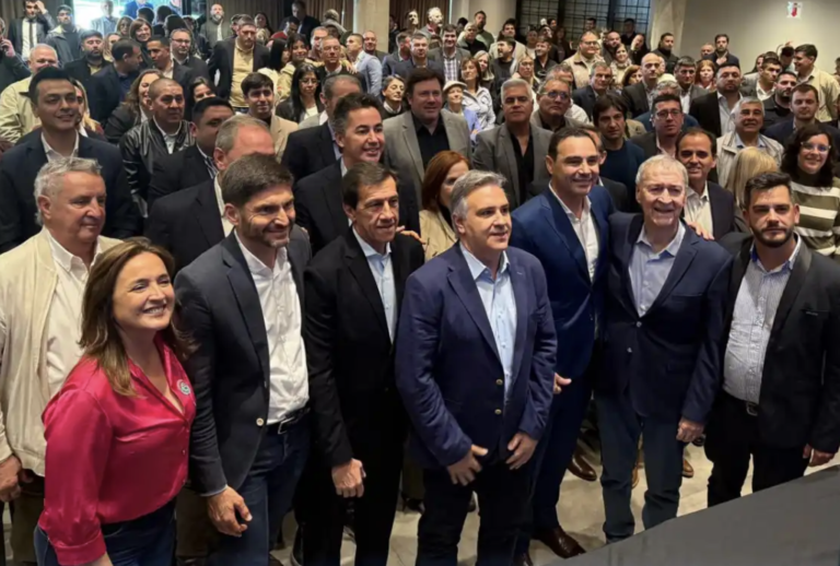 Gobernadores de Provincias Unidas reclamaron diálogo a Milei